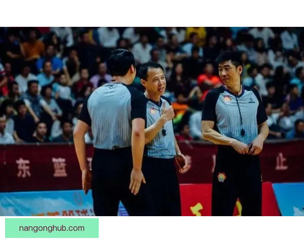 湘超联赛精彩纷呈 激烈对抗引燃球迷热情